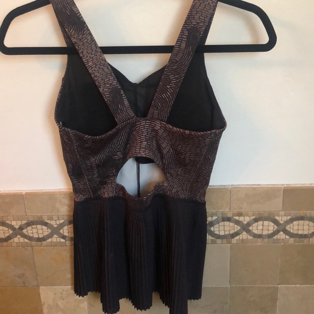 Lululemon Top - Picture 3 of 4
